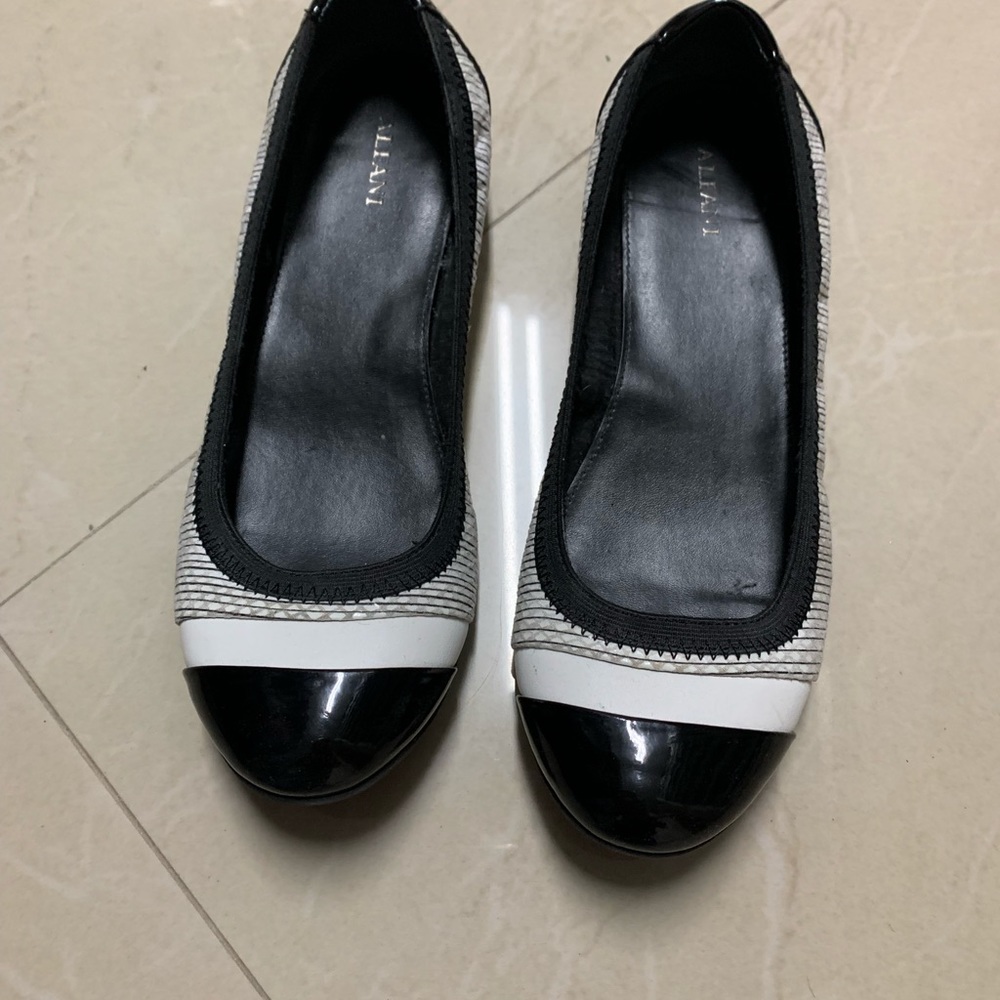 Alfani women flats